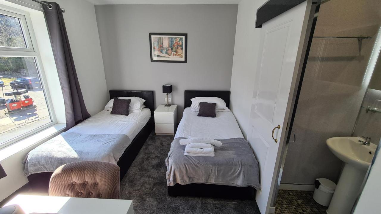 Y Gwynedd Inn ลานเบอริส ภายนอก รูปภาพ