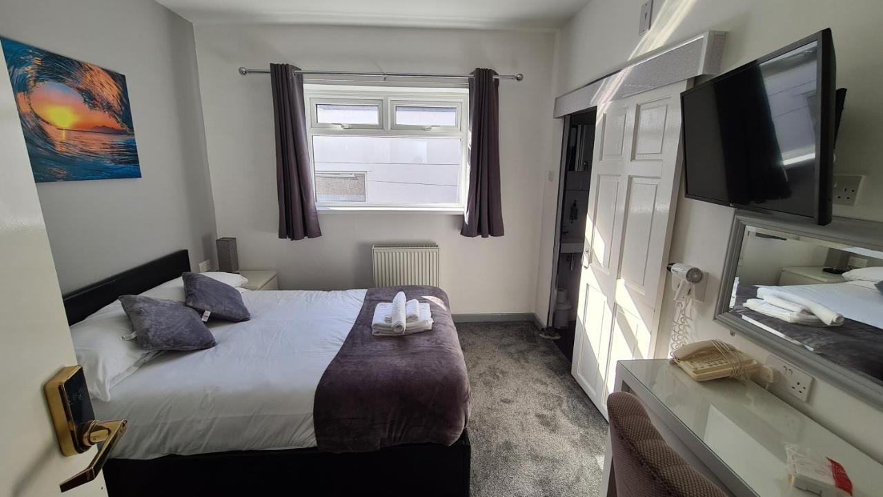 Y Gwynedd Inn ลานเบอริส ภายนอก รูปภาพ