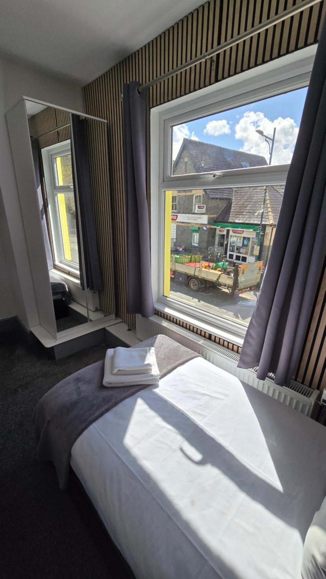 Y Gwynedd Inn ลานเบอริส ภายนอก รูปภาพ