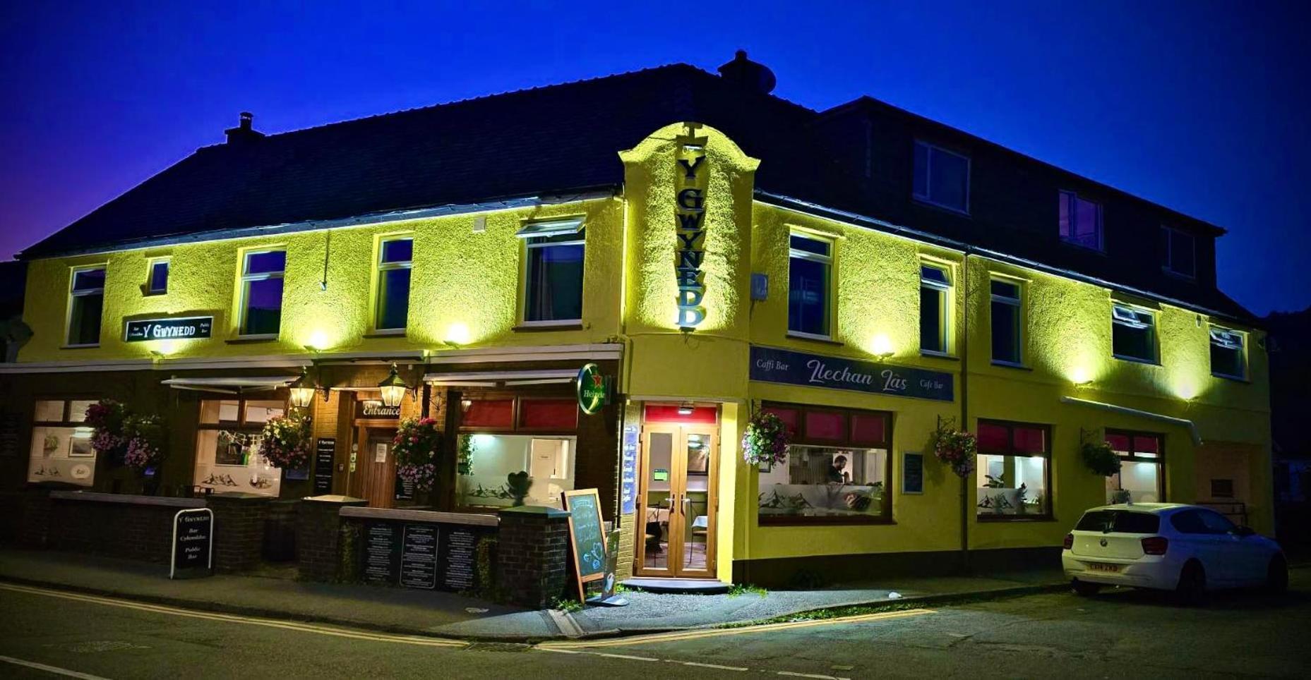 Y Gwynedd Inn ลานเบอริส ภายนอก รูปภาพ