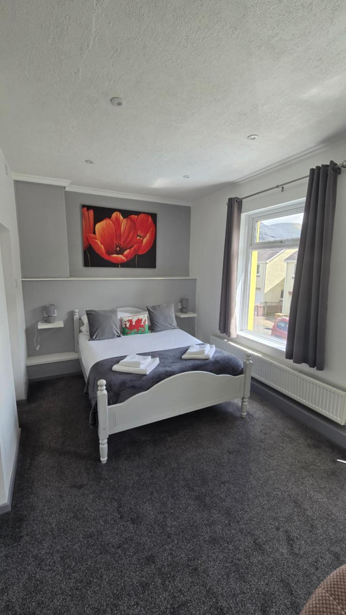 Y Gwynedd Inn ลานเบอริส ภายนอก รูปภาพ